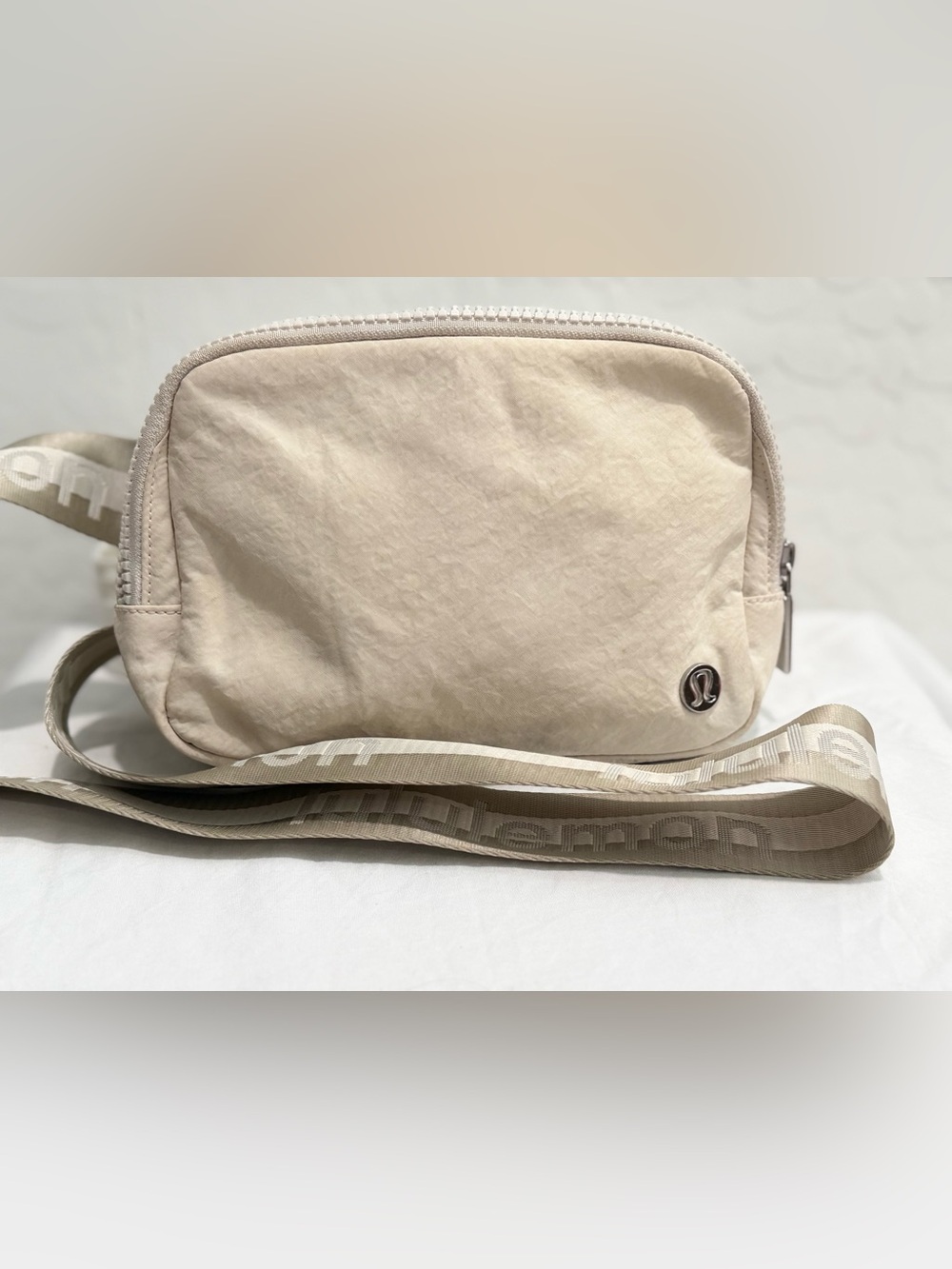 lululemon athletica Cream Textured Crossbody Organizer